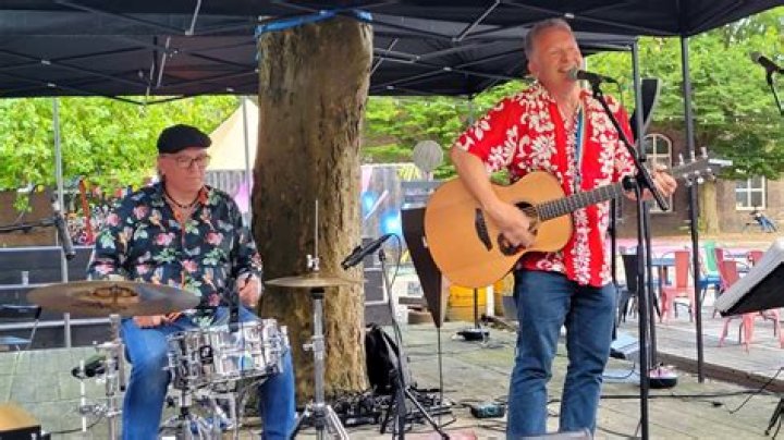 Dancing in the summer lyrics