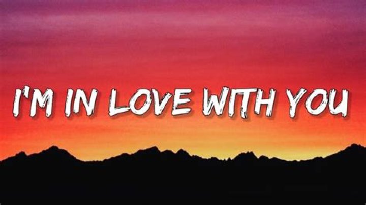 Girl i’m in love with the thought of being in love with you lyrics