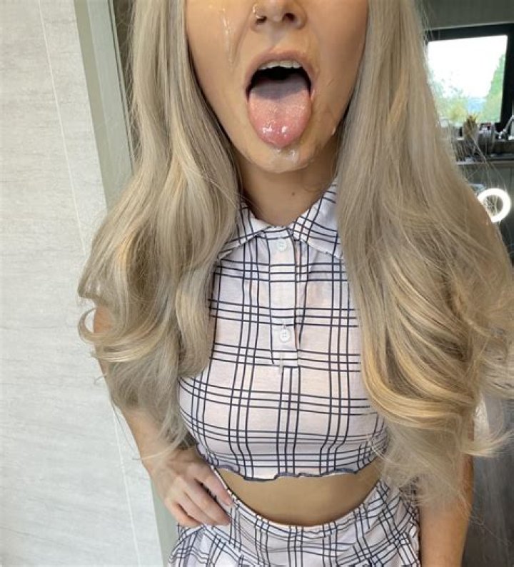 Lick on my clit , make this pussy cream lyrics