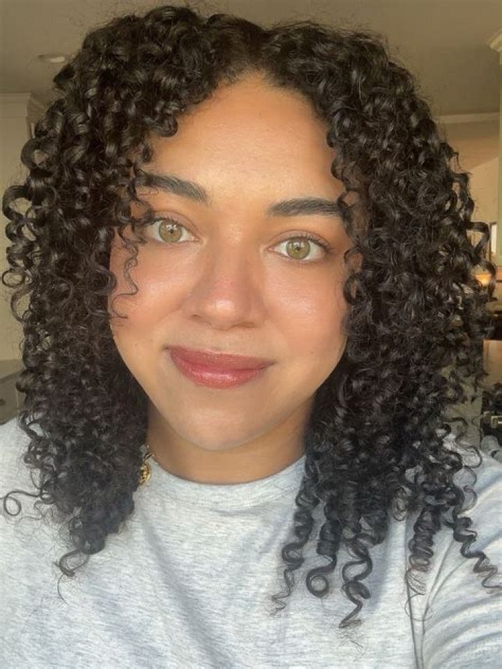 She is a curly haired cutie lyrics